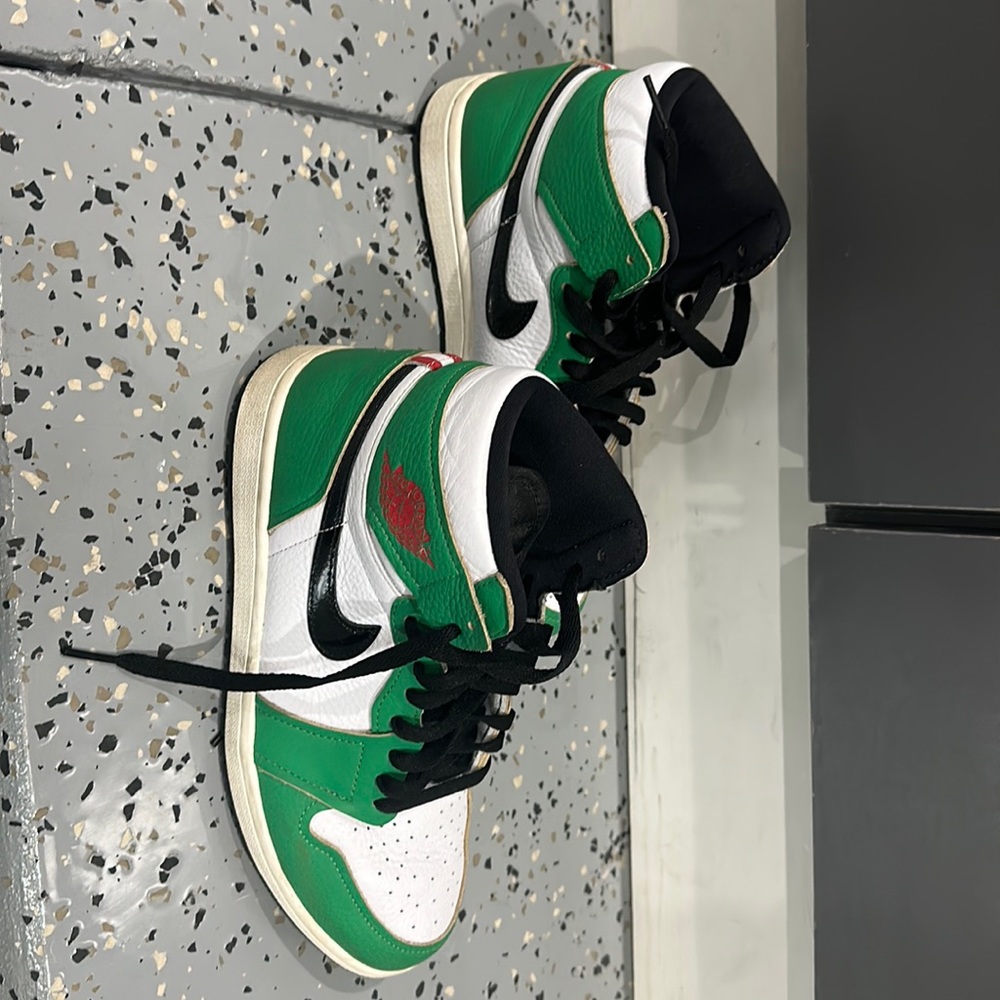 NIKE AIR JORDAN